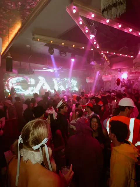 Nightlife, photo 2