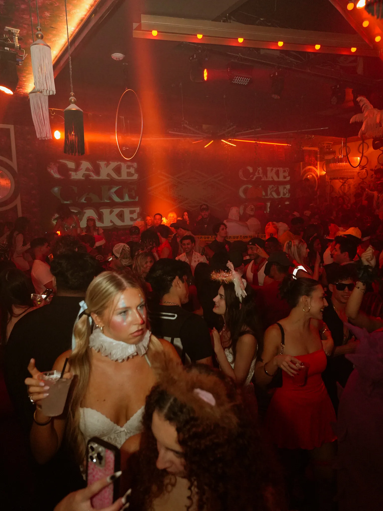 Nightlife, photo 3