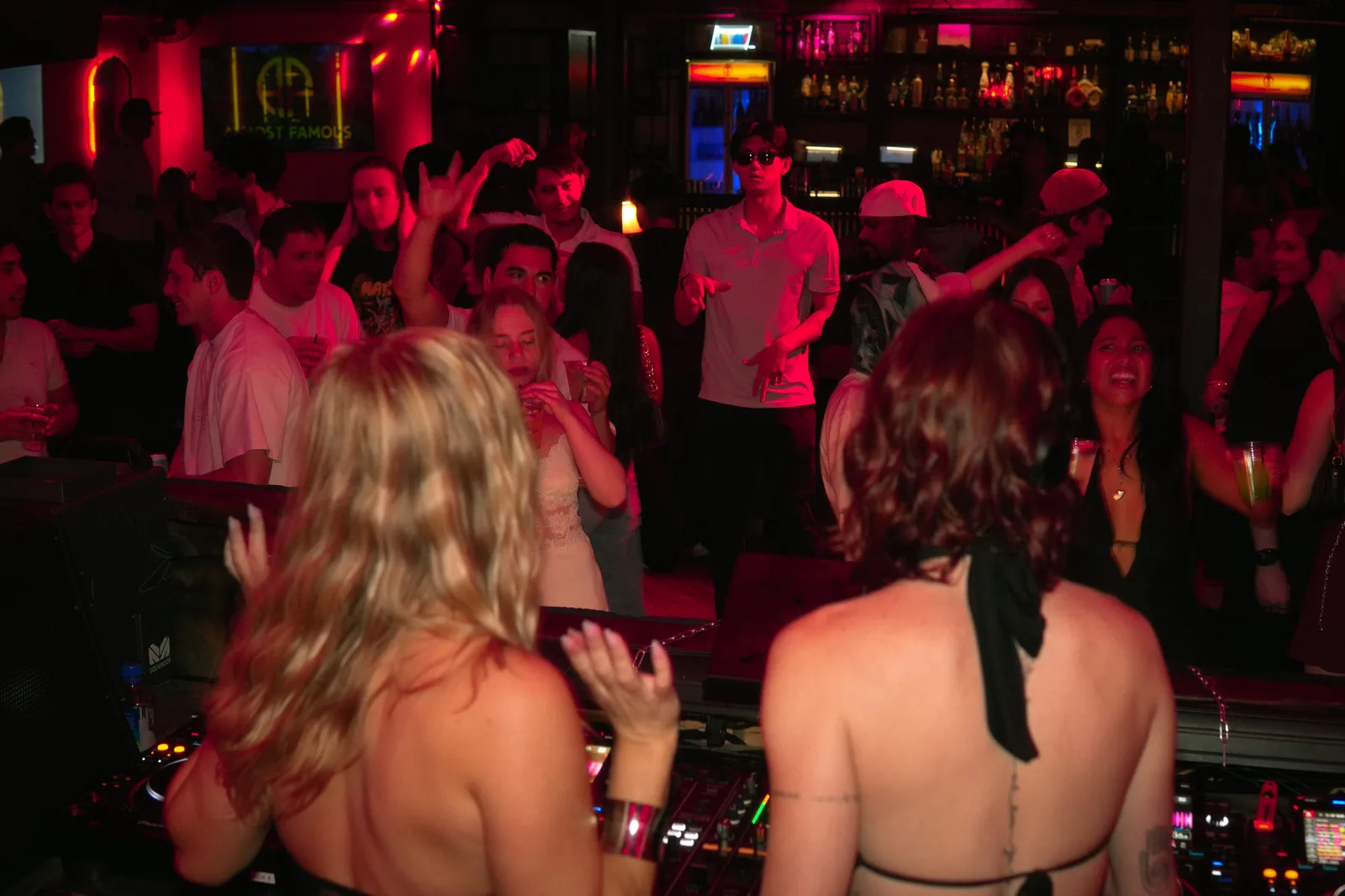 Nightlife, photo 21